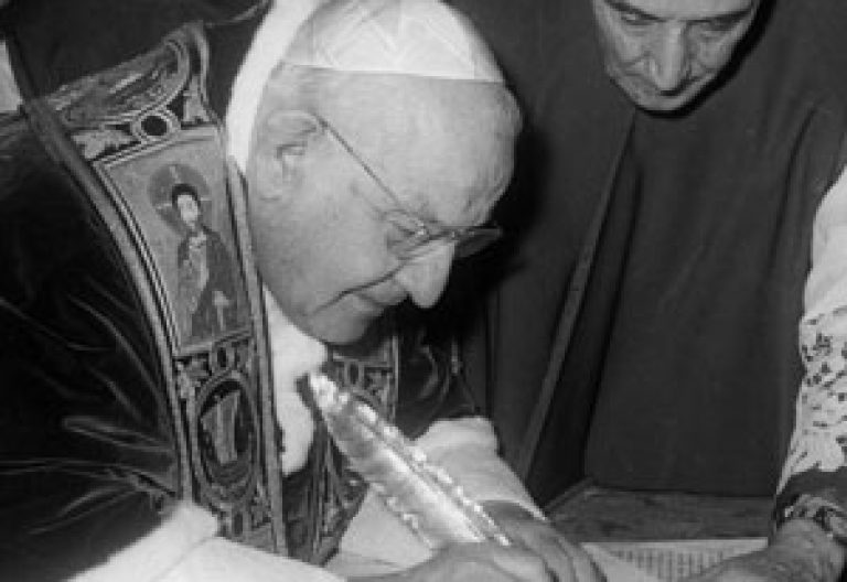 Concilio Vaticano II firma Juan XXIII