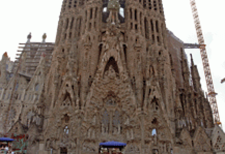 Fachada Sagrada Familia de Barcelona - visita Benedicto XVI