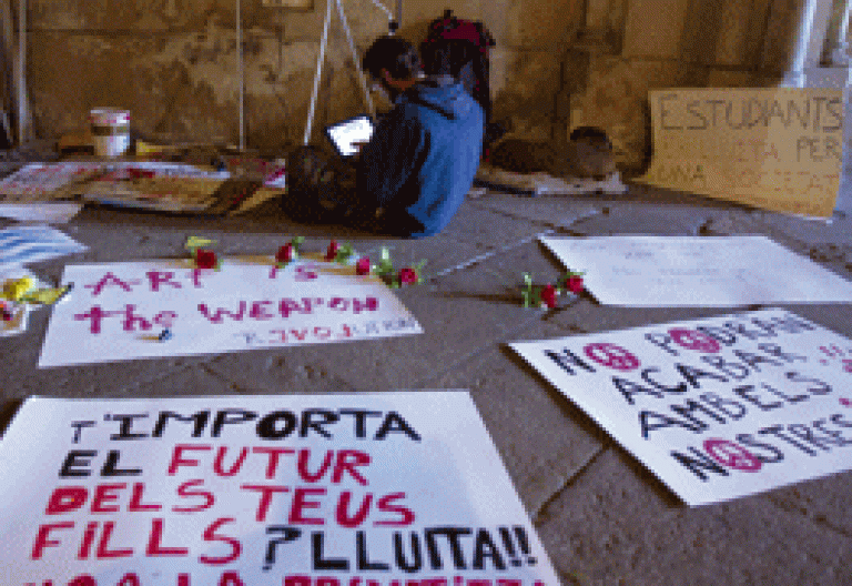 protesta de estudiantes indignados en Cataluña
