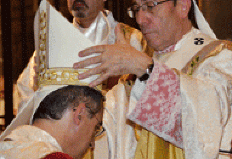 Juan Antonio Aznárez recibe la consagración episcopal en Pamplona septiembre 2012