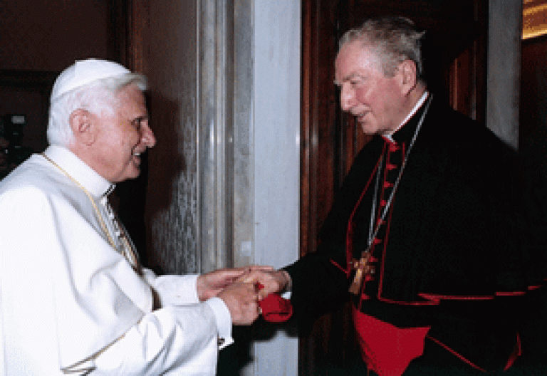 cardenal Carlo M. Martini con Benedicto XVI en 2005