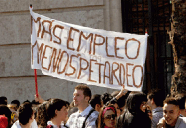 pancarta protestas sociales Más empleo y menos petardeo