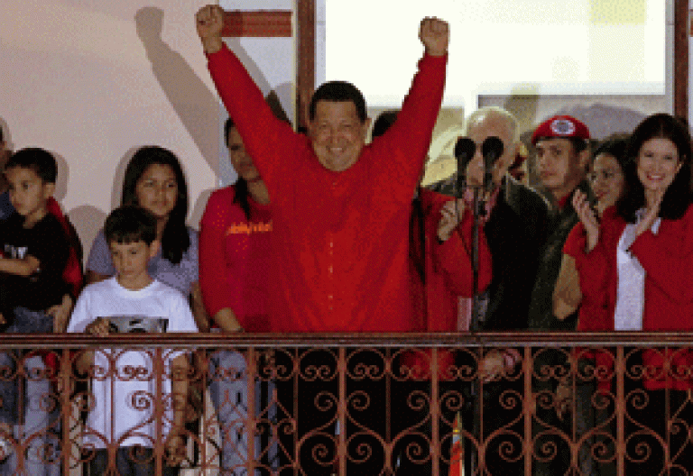 Hugo Chávez tras ser reelegido como presidente de Venezuela