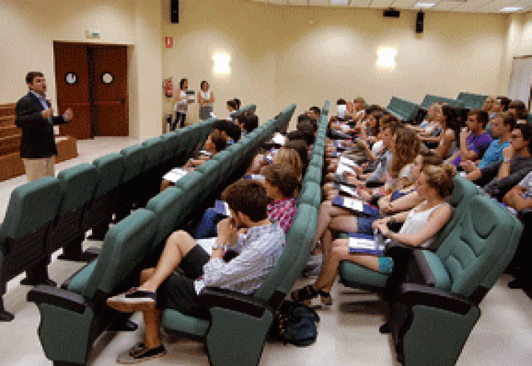 estudiantes de la Universidad Loyola de Andalucía, de la Compañía de Jesús