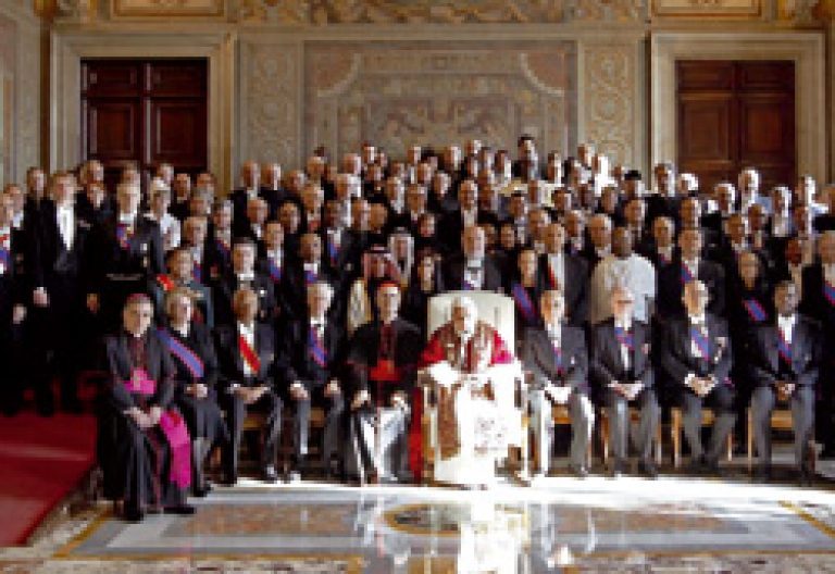 papa Benedicto XVI con embajadores Cuerpo Diplomático discurso 2013