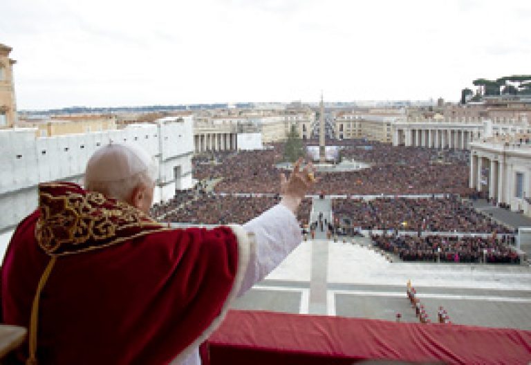 papa Benedicto XVI en la bendición Urbi et Orbi 25 diciembre 2012