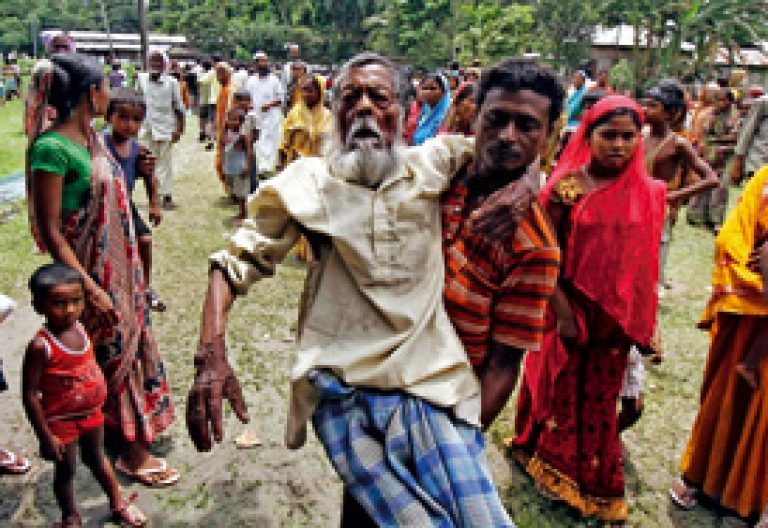 cristiano perseguido en la India es llevado a un campo de refugiados