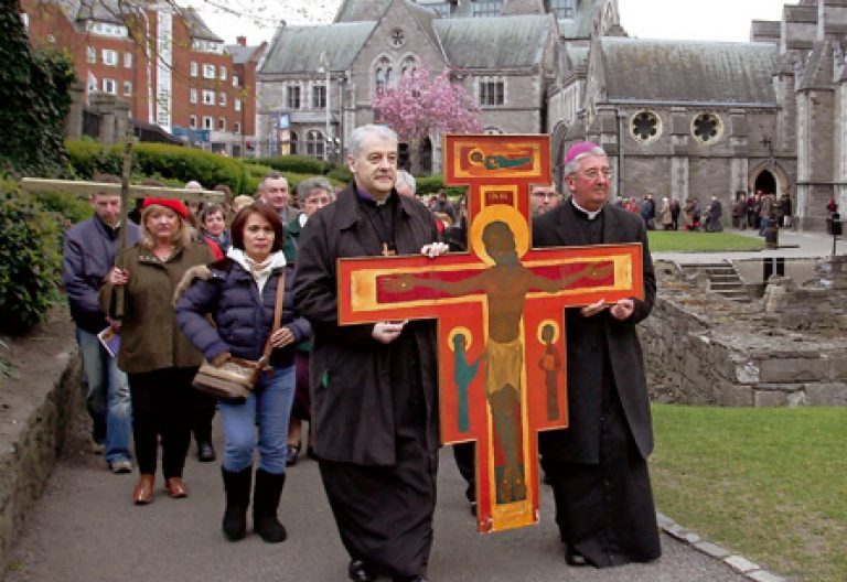 arzobispo de Dublín y líder anglicano encabeza procesión ecuménica en Irlanda