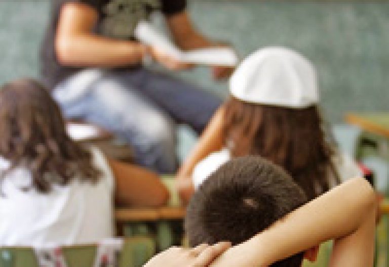 niños en clase en el aula en la escuela