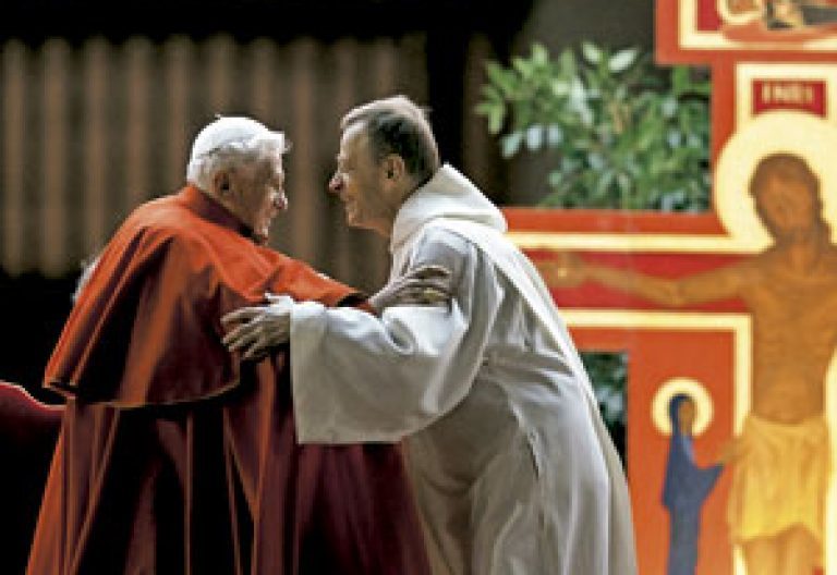 papa Benedicto XVI con Alois de Taizé