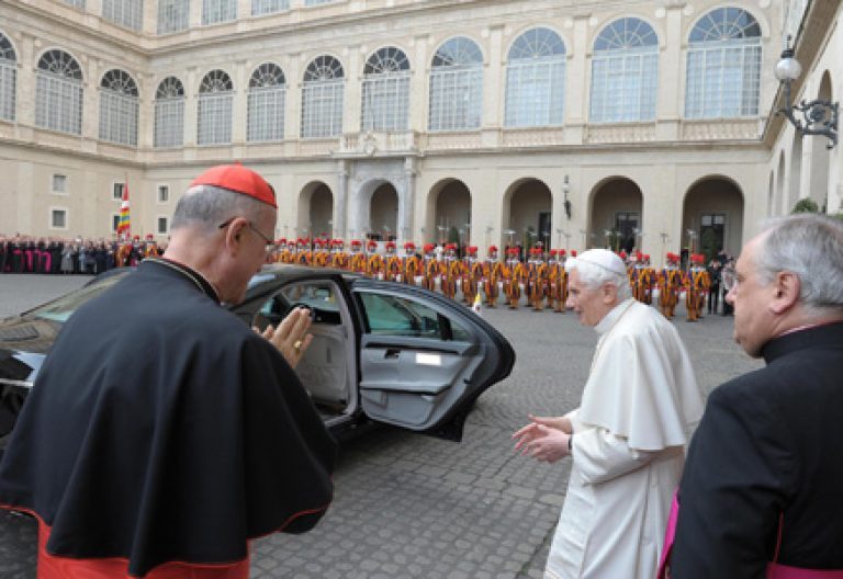 Benedicto XVI se va del Vaticano el 28 de febrero 2013