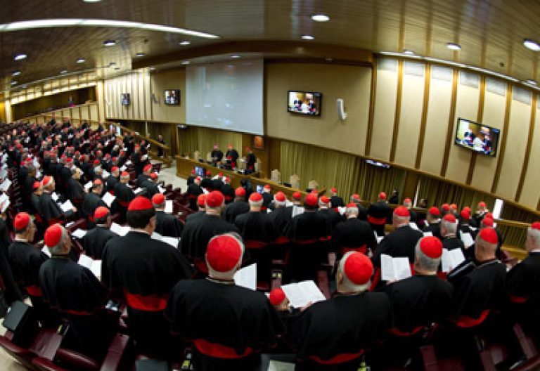 primera congregación cardenales preparatoria cónclave 2013 elegir al nuevo papa