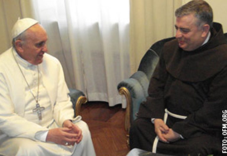 papa Francisco y fray José Rodríguez Carballo audiencia privada 8 abril 2013