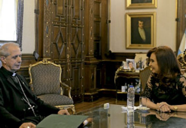 Mario Poli arzobispo de Buenos Aires con Cristina Fernández presidenta de Argentina