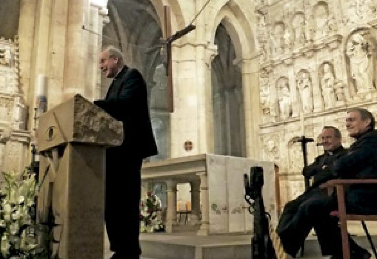 Christoph Schonborn, cardenal arzobispo de Viena, charla a sacerdotes en monasterio de Poblet Tarragona