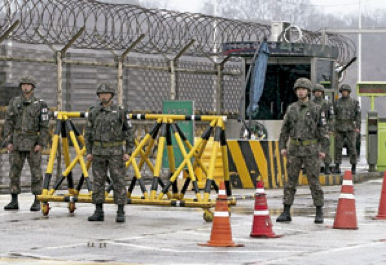 soldados de Corea del Sur desplegados en la frontera con Corea del Norte