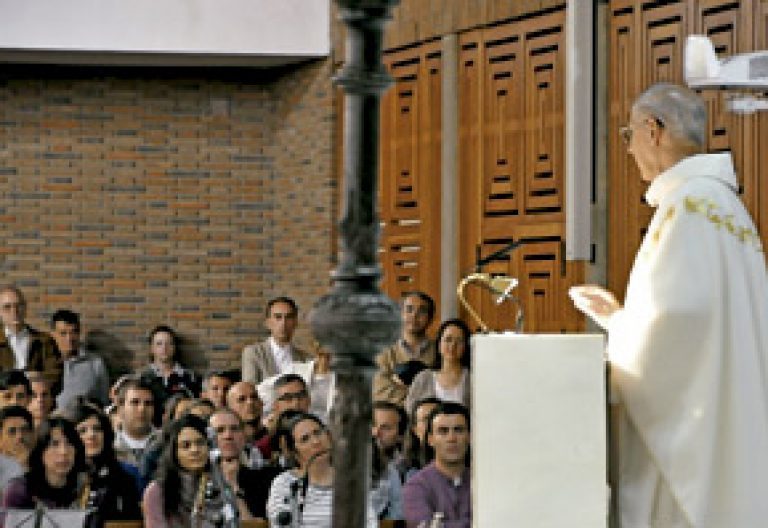 Adolfo Nicolás, padre general de la Compañía de Jesús, visita España mayo 2013