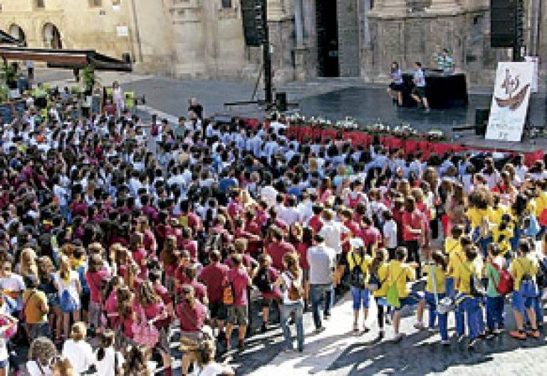 jóvenes de Murcia reivindican la clase de Religión
