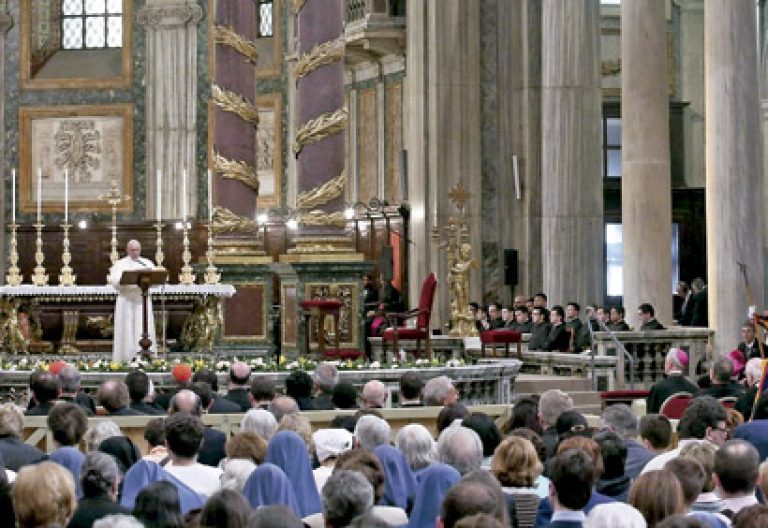 papa Francisco pronuncia homilía durante misa en la basílica de San Pedro Vaticano