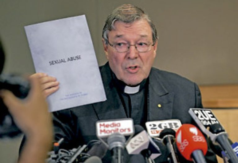 George Pell cardenal de Sydney comparece en la comisión parlamentaria que estudia casos de abusos