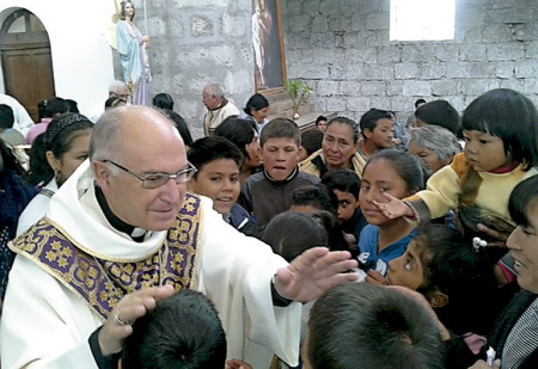 Julio Parrilla, obispo de Riobamba, Ecuador