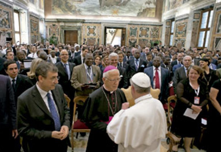 papa Francisco recibe a los representantes de la FAO junio 2013