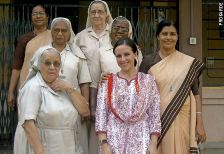 Mariola Miguélez, en la India, laica miembro de Prokarde, ONG de las Carmelitas Misioneras