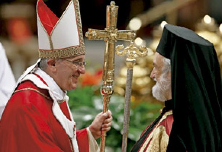 papa Francisco con Ioannis Zizioulas Adamakis, metropolita de Pérgamo junio 2013