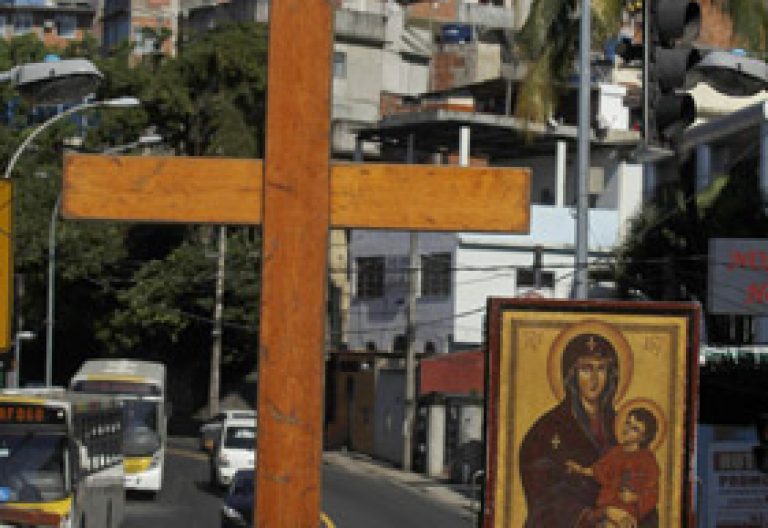 cruz de la JMJ peregrina en Río de Janeiro
