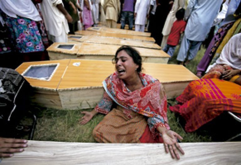 atentando en Peshawar Pakistán contra una iglesia cristiana septiembre 2013