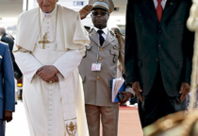 Thomas Boni Yayi, presidente de Benin, con Benedicto XVI visita noviembre 2011