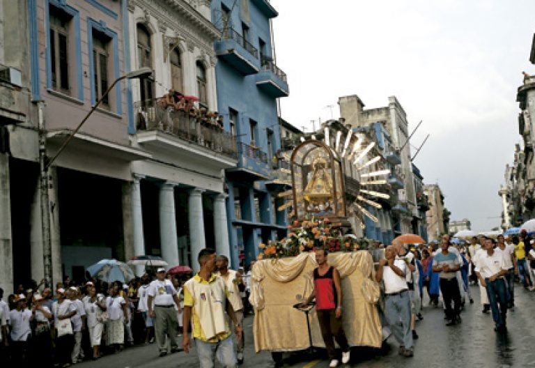procesión de la Virgen del Cobre en La Habana 2013