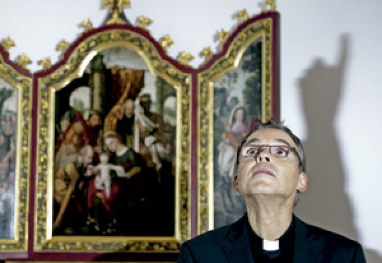 Franz-Peter Tebartz-van Elst, obispo de Limburgo, Alemania, retirado por acusaciones de despilfarro