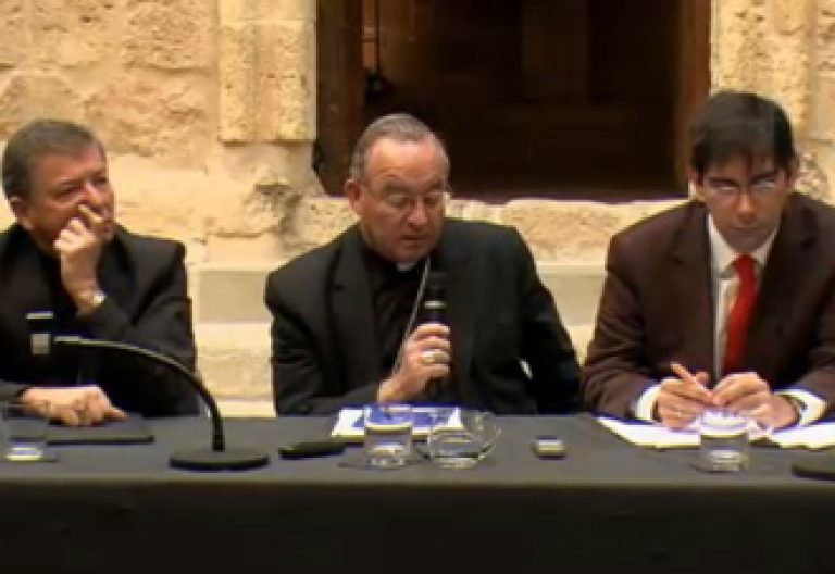 rueda de prensa sobre las beatificaciones de 522 mártires en Tarragona 14 octubre 2013