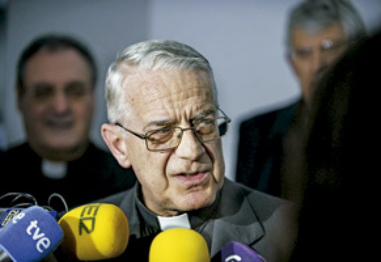 Federico Lombardi, jesuita, portavoz de la Santa Sede, en una conferencia en Toledo