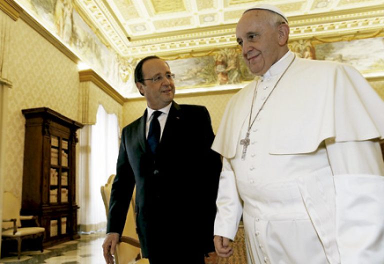 papa Francisco y François Hollande, presidente de Francia, en el Vaticano 24 enero 2014