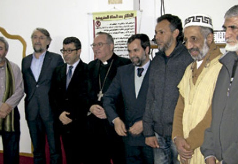 Jaume Pujol, arzobispo de Tarragona, visita una mezquita