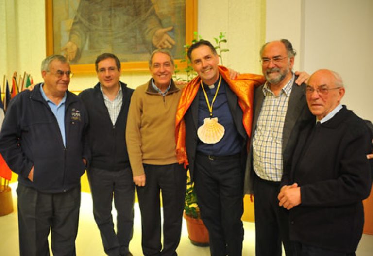 Ángel Fernández Artime, nuevo rector mayor de los salesianos, con los padres capitulares de la Inspectoría de Santiago el Mayor en León