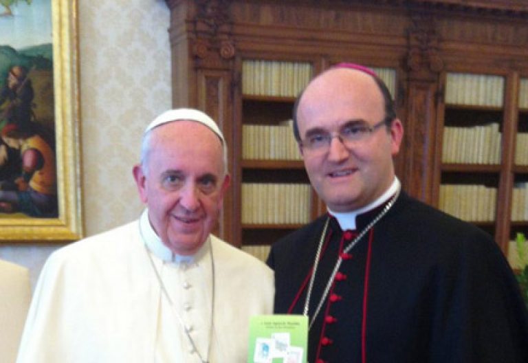papa Francisco con José Ignacio Munilla, obispo de San Sebastián, durante la visita ad limina 2014