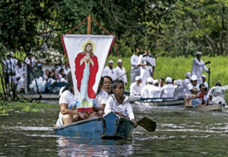 poblaciones habitantes de la Amazonía viven en la contaminación