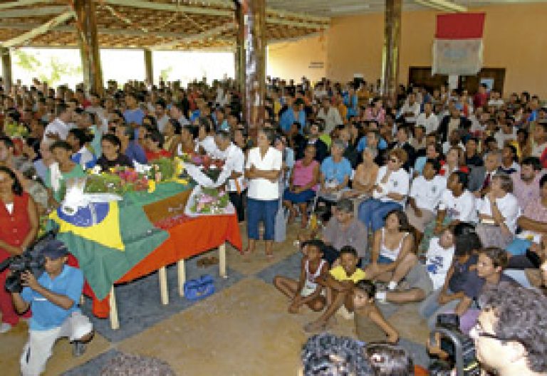 funeral en 2005 de Dorothy Stang, misionera estadounidense en Brasil promotora de los derechos de