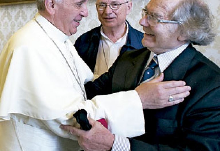 el papa Francisco recibe a Adolfo Pérez Esquivel junio 2013