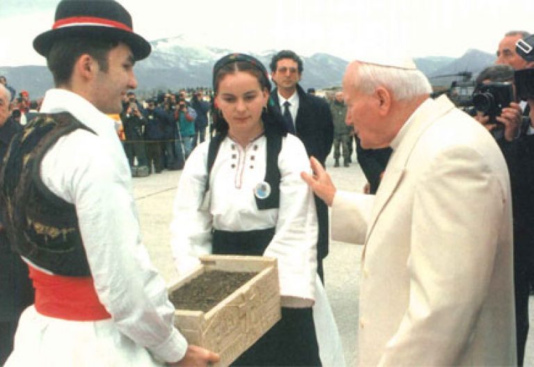 viaje de Juan Pablo II a Sarajevo abril 1997