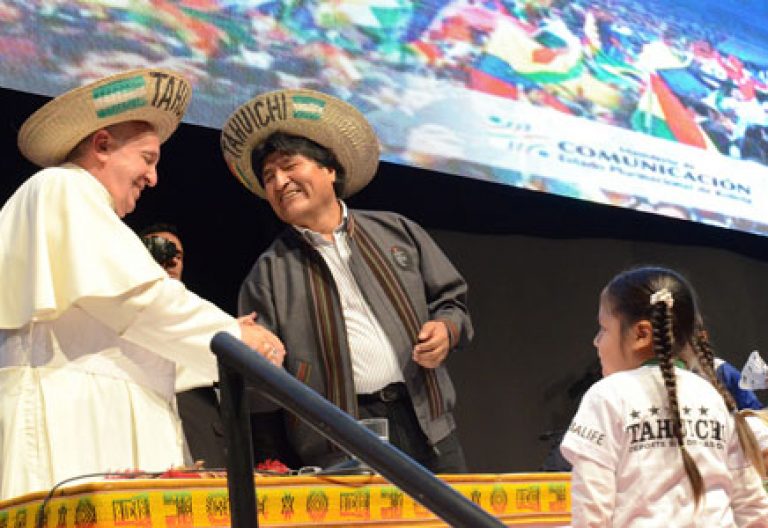 papa Francisco con Evo Morales en el II Encuentro Mundial de Movimientos Populares Bolivia 9 julio 2015