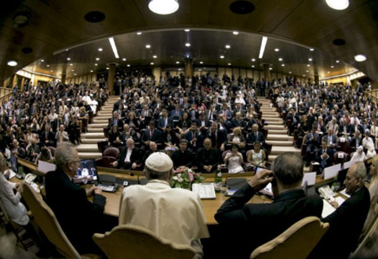 papa Francisco con alcaldes de todo el mundo en el Vaticano 21 y 22 de julio 2015