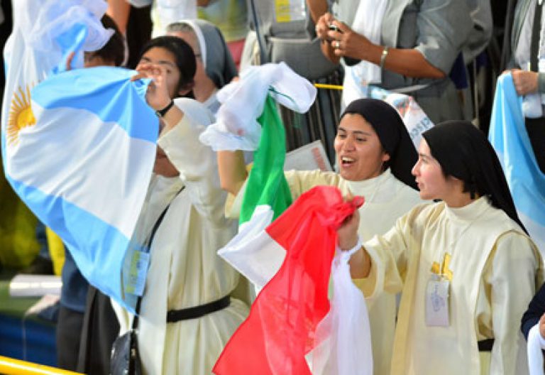 religiosas en el encuentro con el Papa Francisco en Bolivia 9 julio 2015