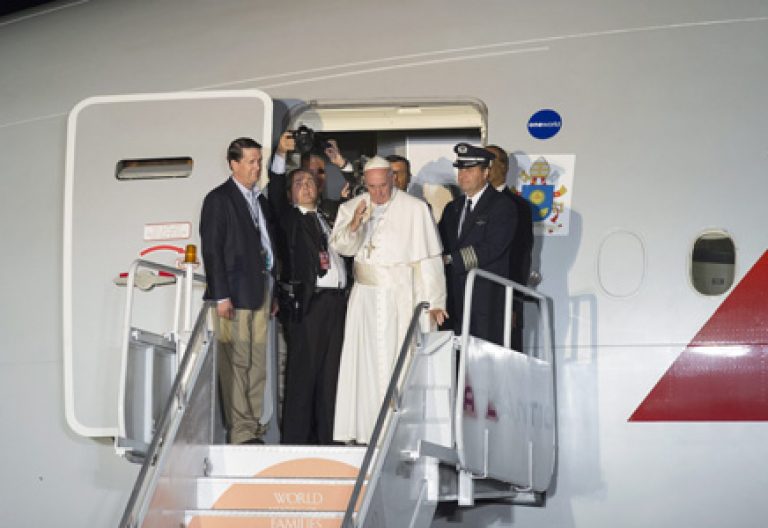 papa Francisco se despide de Estados Unidos en el aeropuerto de Filadelfia 27 septiembre 2015