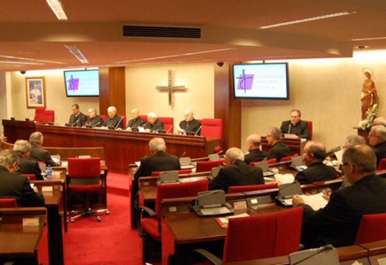obispos en Asamblea Plenaria de la Conferencia Episcopal Española abril 2016