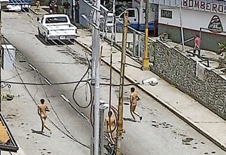 cuatro seminaristas en Venezuela vejados, desnudados y golpeados por encapuchados julio 2016