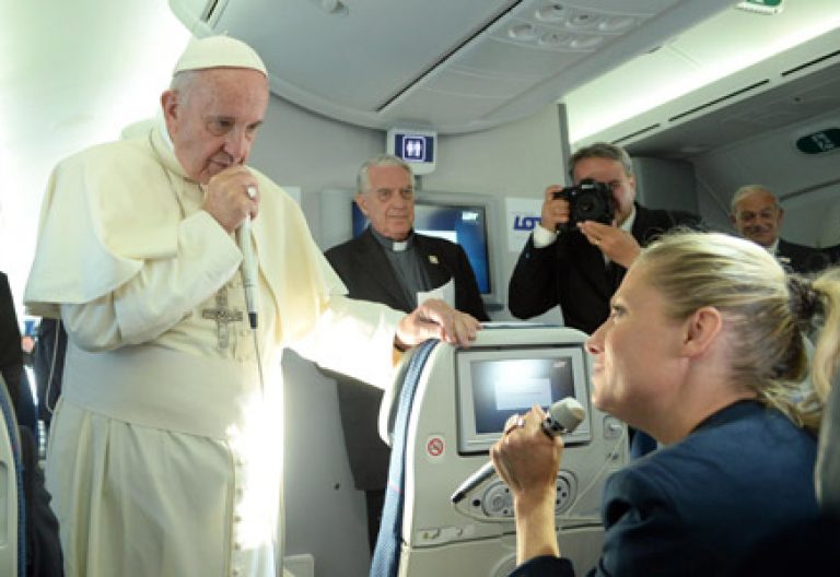 papa Francisco rueda de prensa en el avión de Cracovia a Roma 31 julio 2016